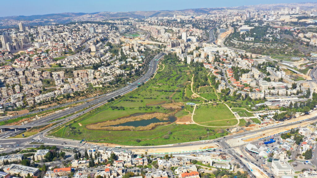 פתרונות מבוססי טבע לניהול נגר עירוני - הזמנה לסיור מקצועי בעמק הצבאים
